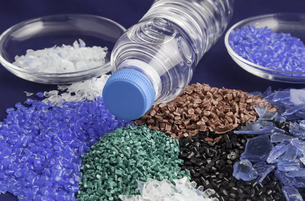 polymeric granulates water bottle
